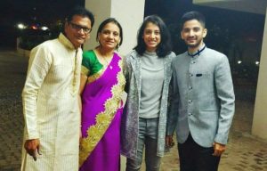 smriti mandhana with her family