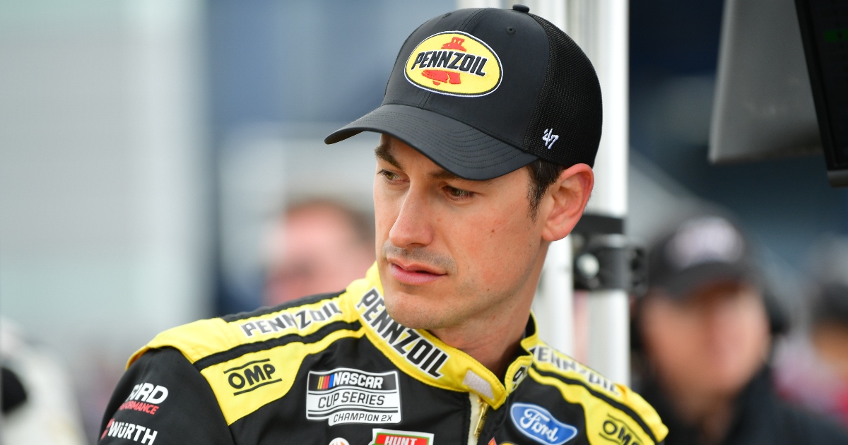 Joey Logano Wife, Age, Family, Logo or more